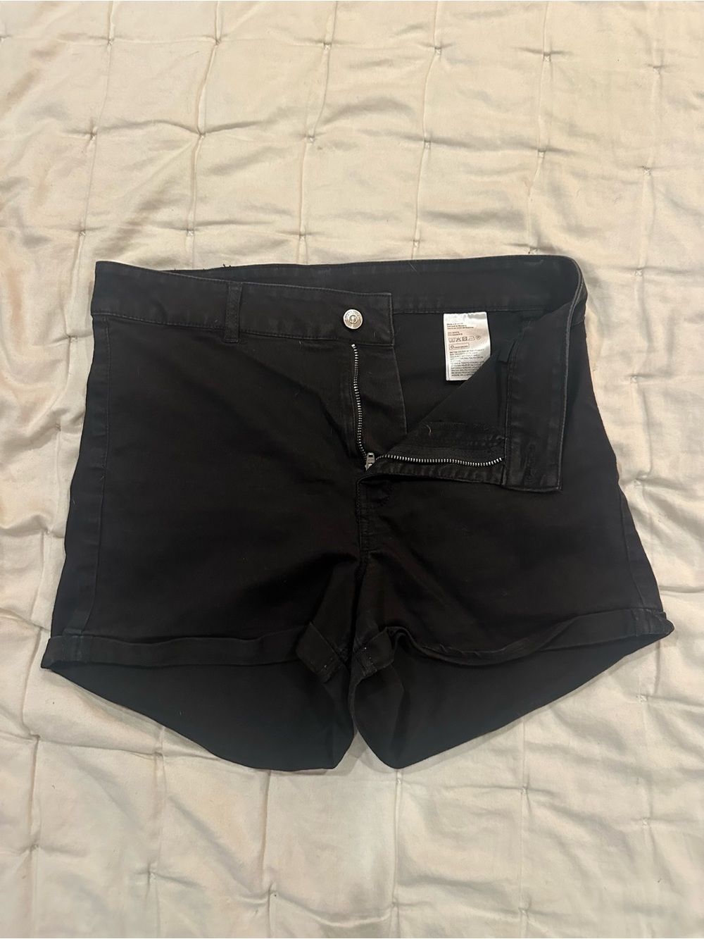 Women's Black Denim Jean Shorts by H&M (Divided) in Size 12